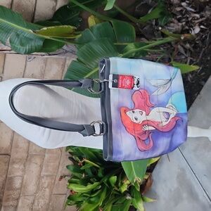 Harveys Seatbelt Little Mwrmaid Ariel Carriage Ring Tote
